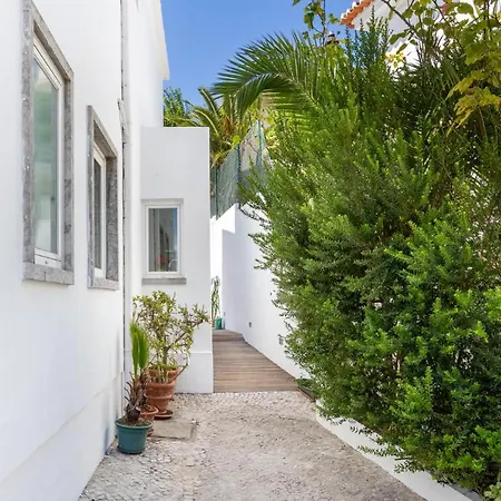 Altido Exclusive Villa With Terrace And Swimming Pool リスボン