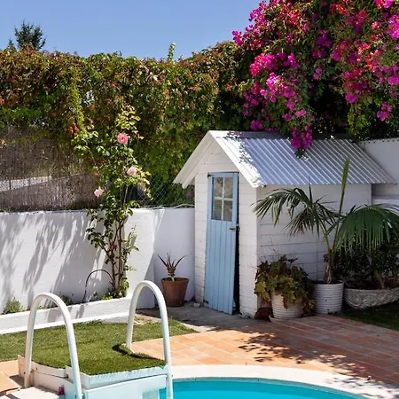 Holiday home Altido Exclusive Villa With Terrace And Swimming Pool Lisbon