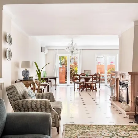 Prázdninový dům Altido Exclusive Villa With Terrace And Swimming Pool Lisboa