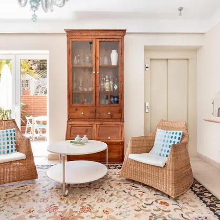 Altido Exclusive Villa With Terrace And Swimming Pool Holiday home Lisbon